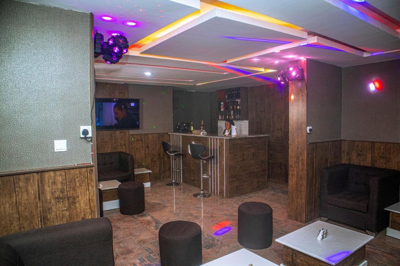 Presken Hotels @Fajodd-4 Ikeja Buitenkant foto