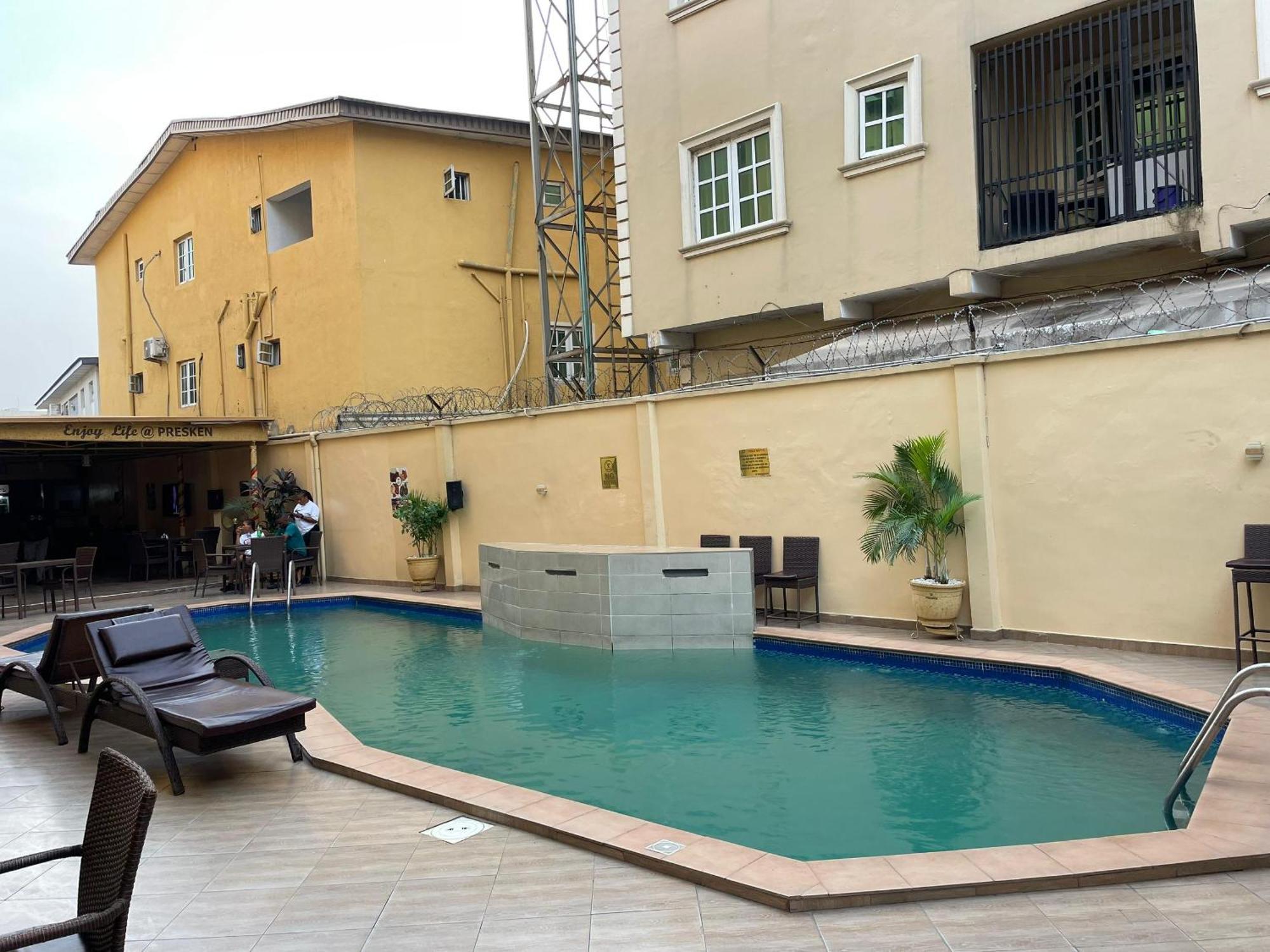Presken Hotels @Fajodd-4 Ikeja Buitenkant foto